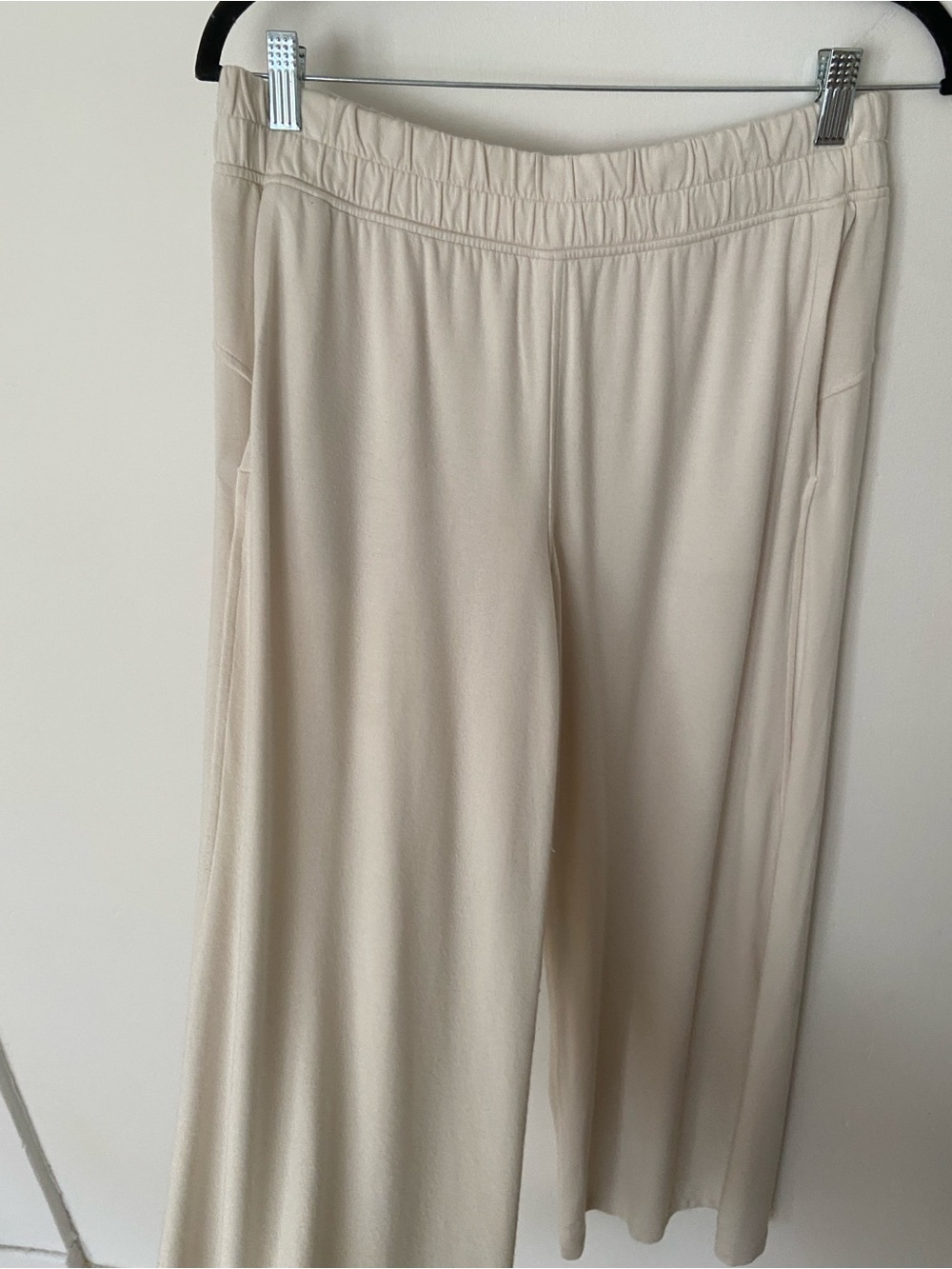 Lululemon BeCalm Mid Rise Wide Leg Pant Light Ivory size Medium - Picture 7 of 10